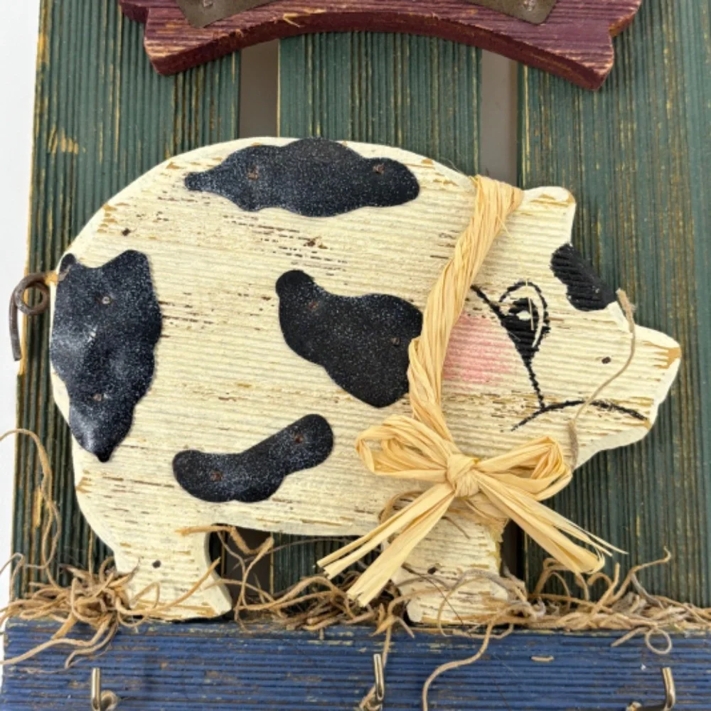 Rustic Wooden Welcome Sign White Black Pig Green Picket Fence Three Key Hooks
